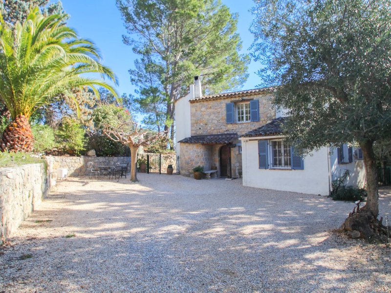 3300 Provence (6).jpg