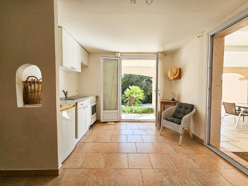 B&D France 10169 Provence (10).jpg