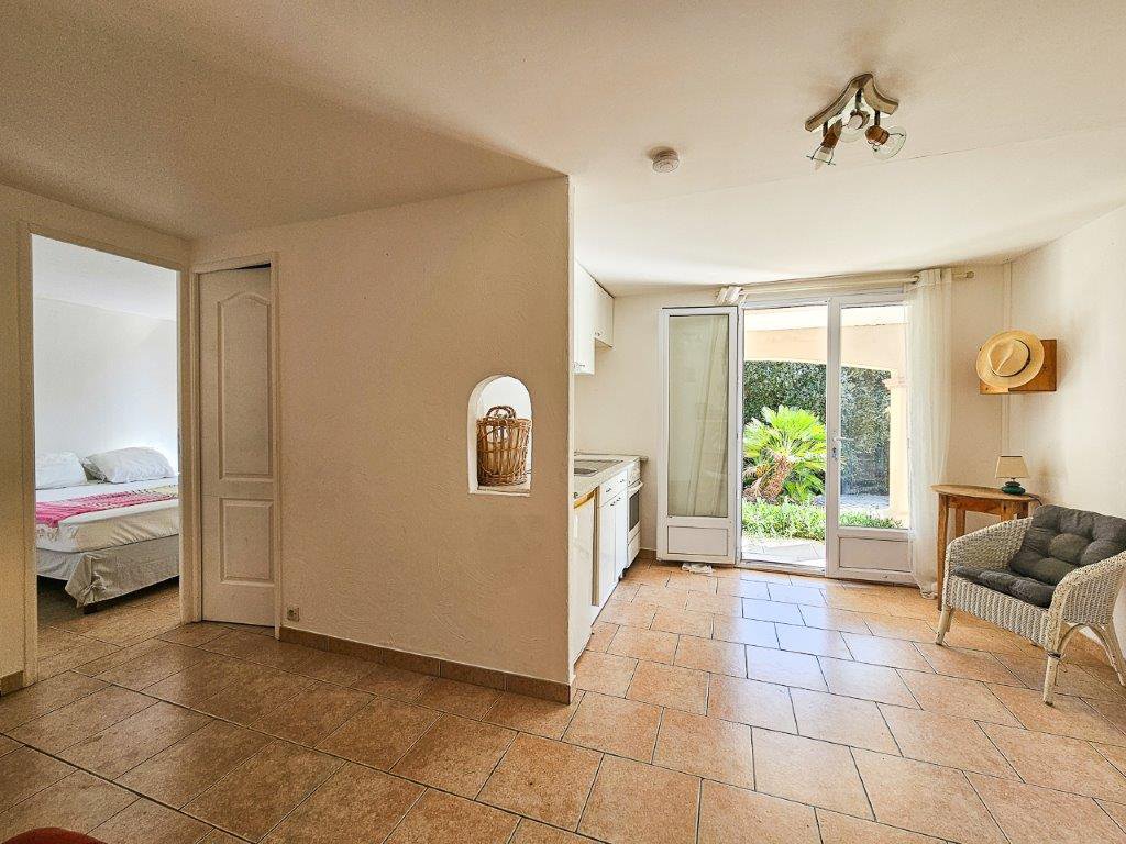 B&D France 10169 Provence (12).jpg