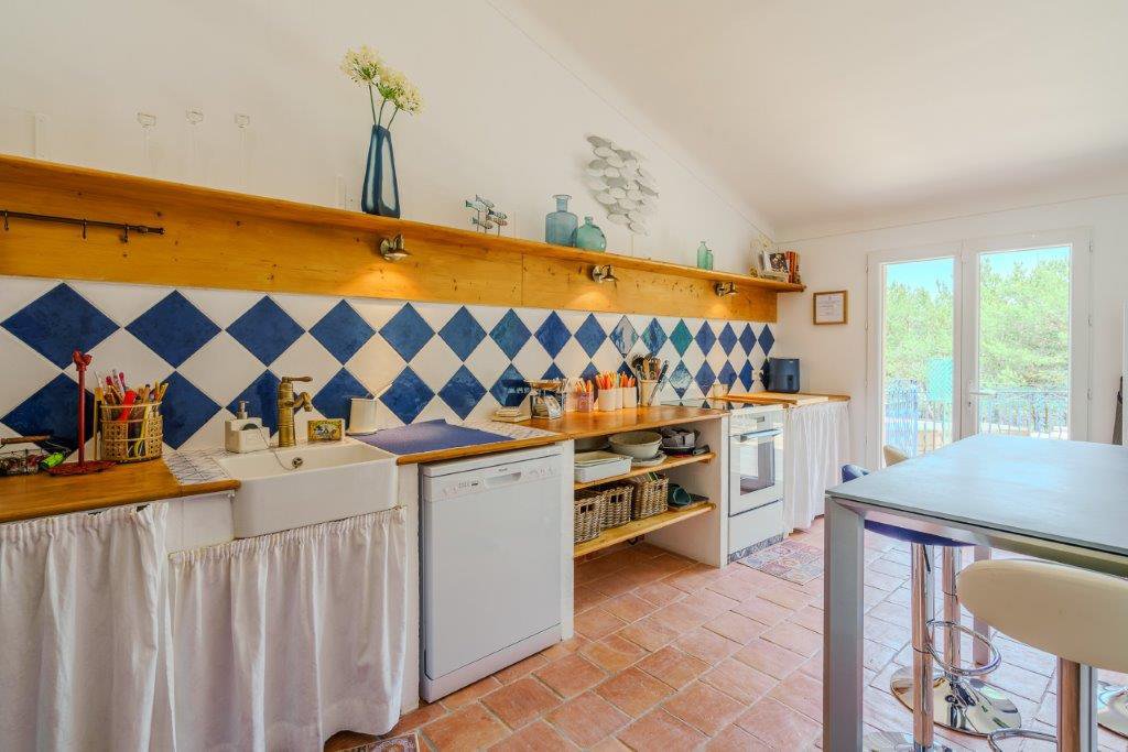 B&D France 10176 Provence (18).jpg