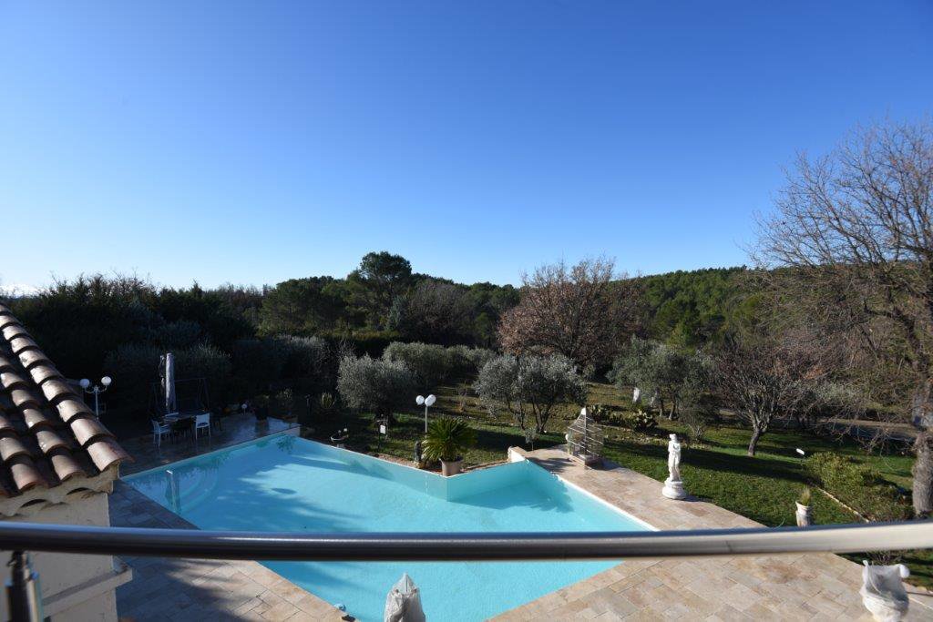 B&D France 10193 Provence (82).jpg