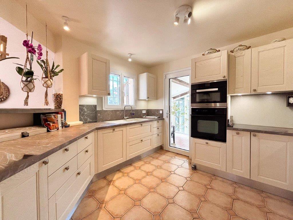 B&D France 10204 Provence (23).jpg