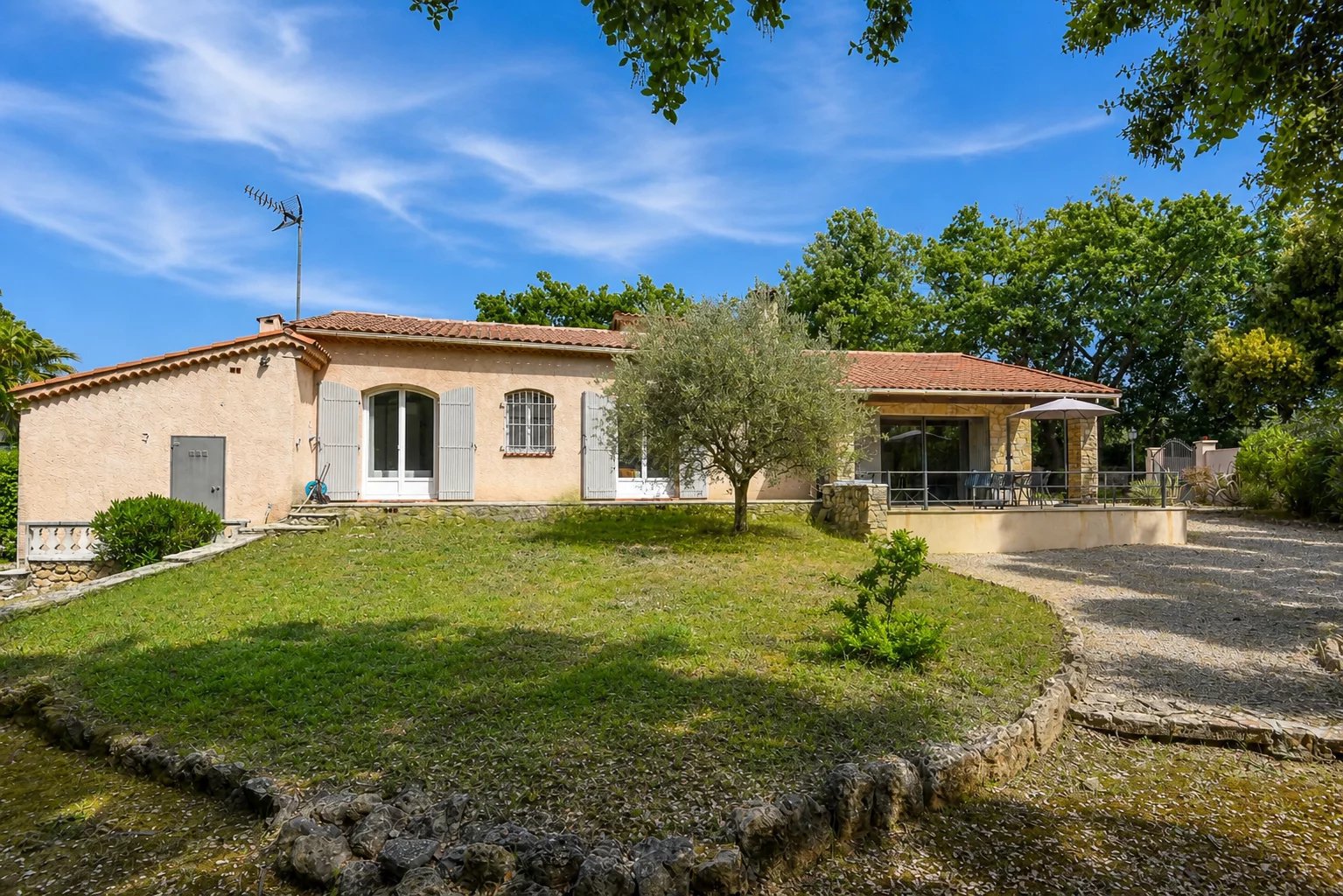 B&D France 10209 Provence (18).jpg