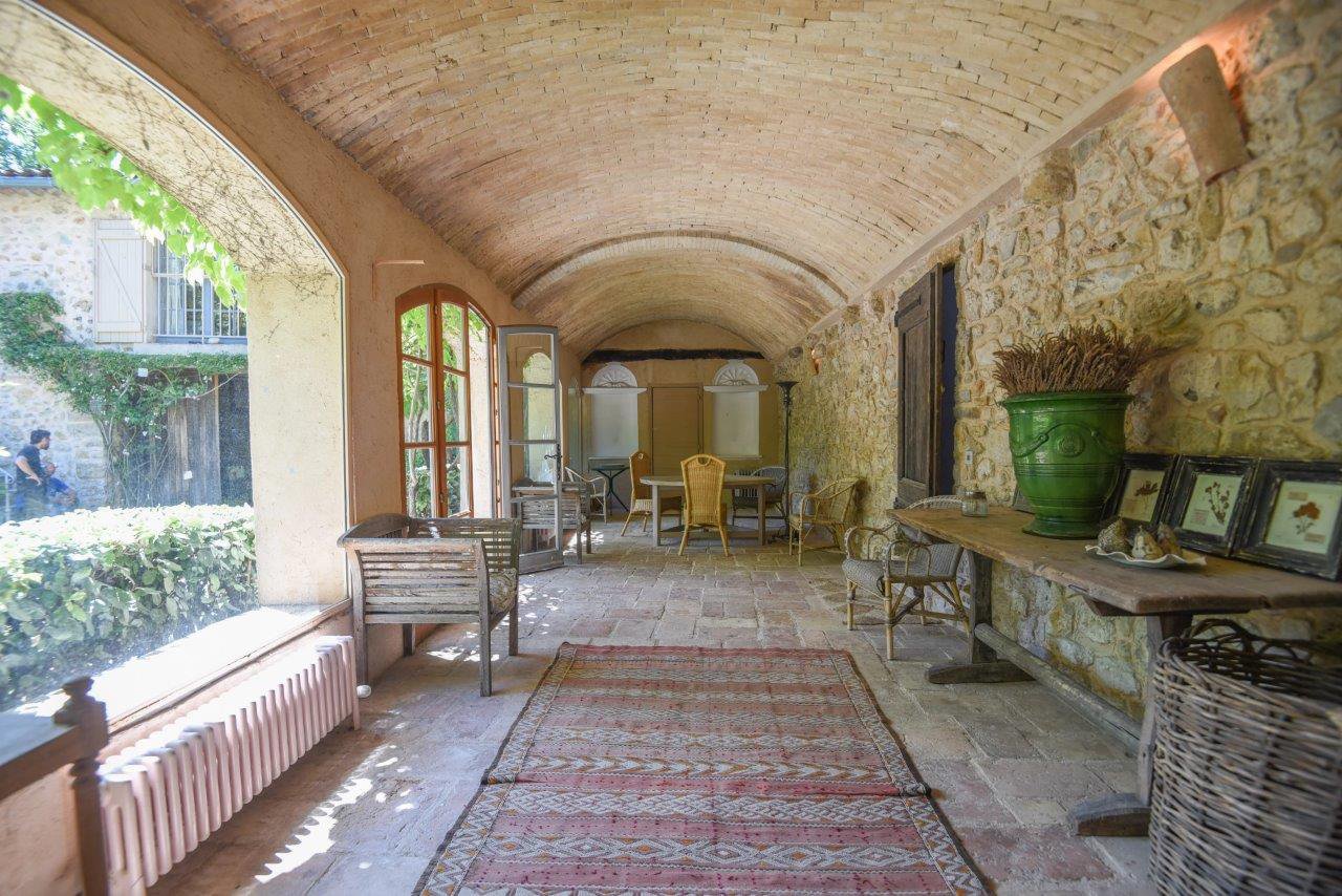 B&D France 10225 Provence (16).jpg