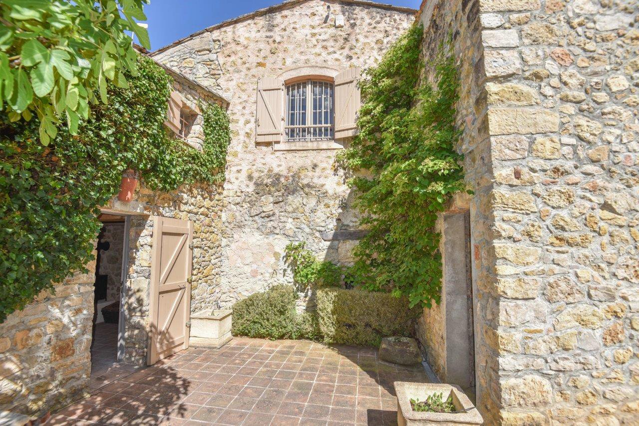 B&D France 10225 Provence (34).jpg