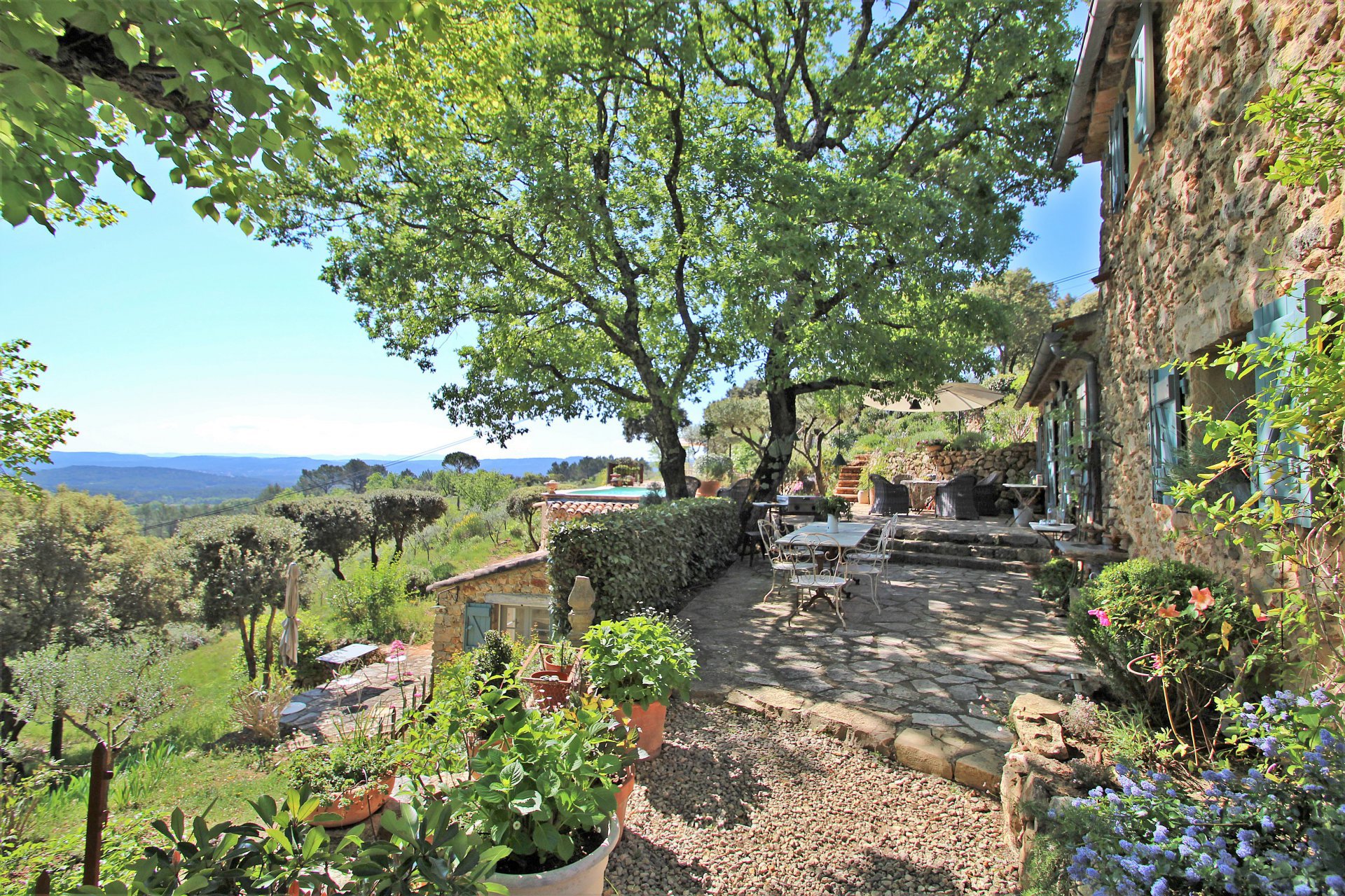 B&D France 1652 Provence (18).jpg