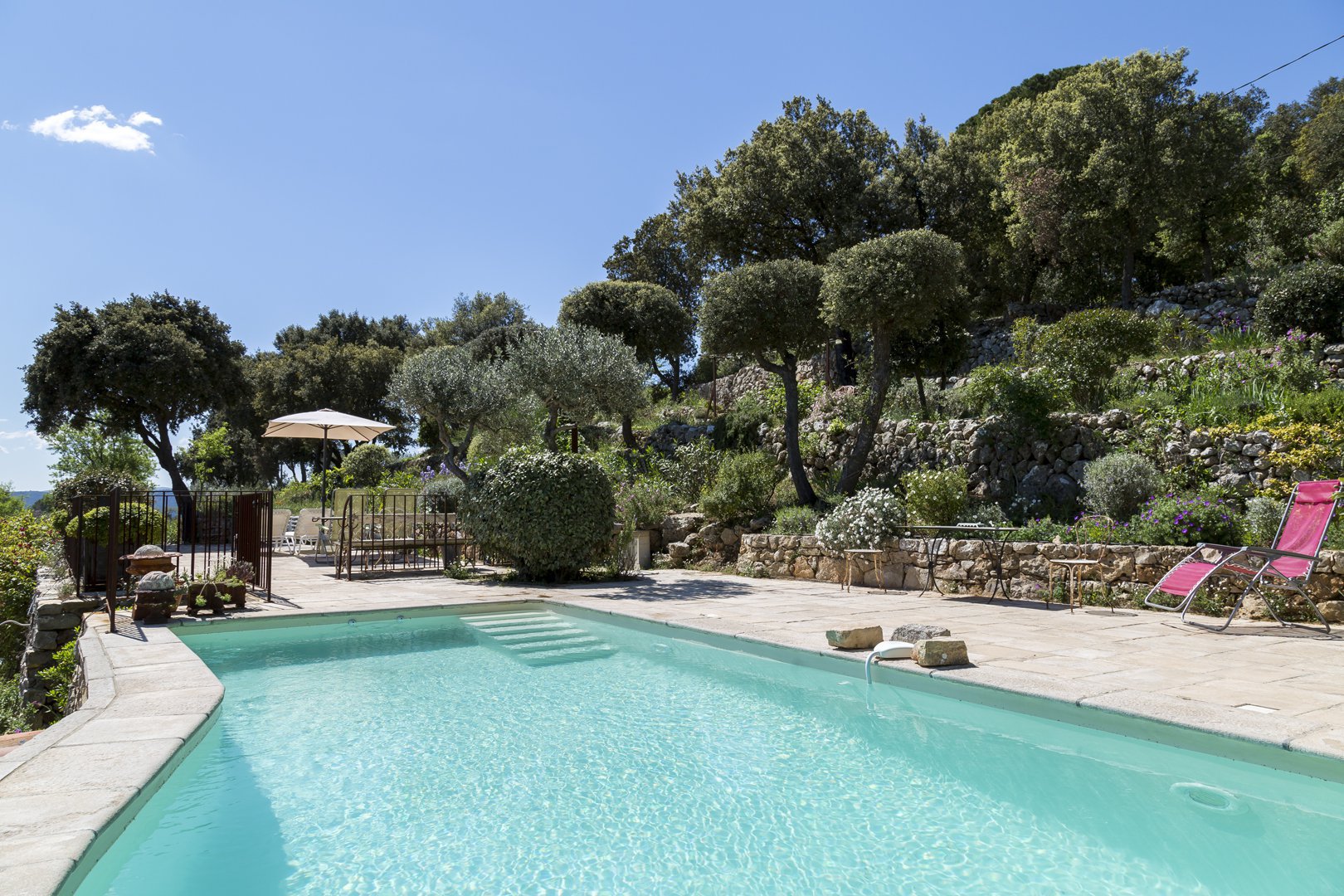 B&D France 1652 Provence (27).jpg