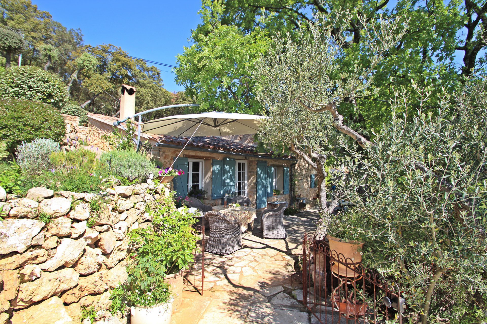 B&D France 1652 Provence (29).jpg