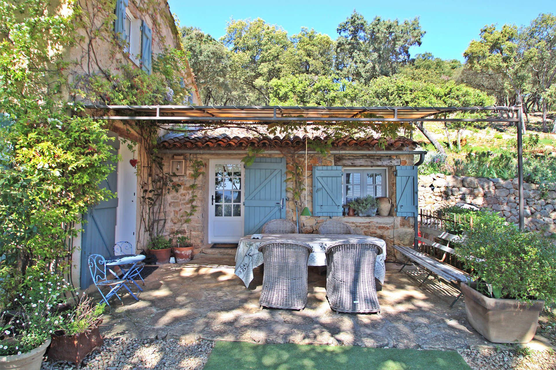 B&D France 1652 Provence (36).jpg