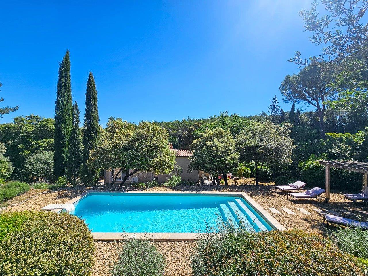 B&D France 20213 Provence (32).jpg