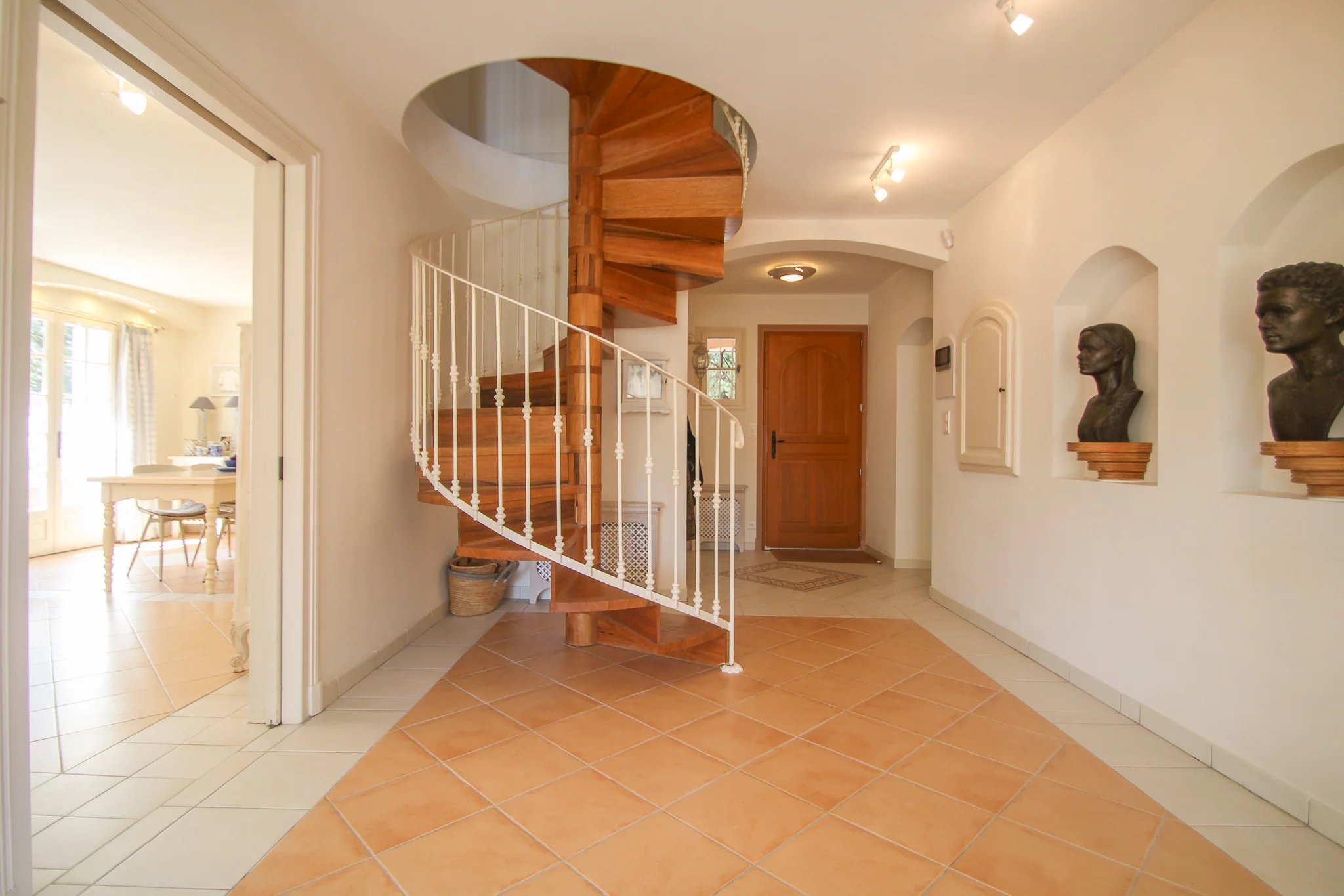 B&D France 2051 Côte d'Azur (14).jpg