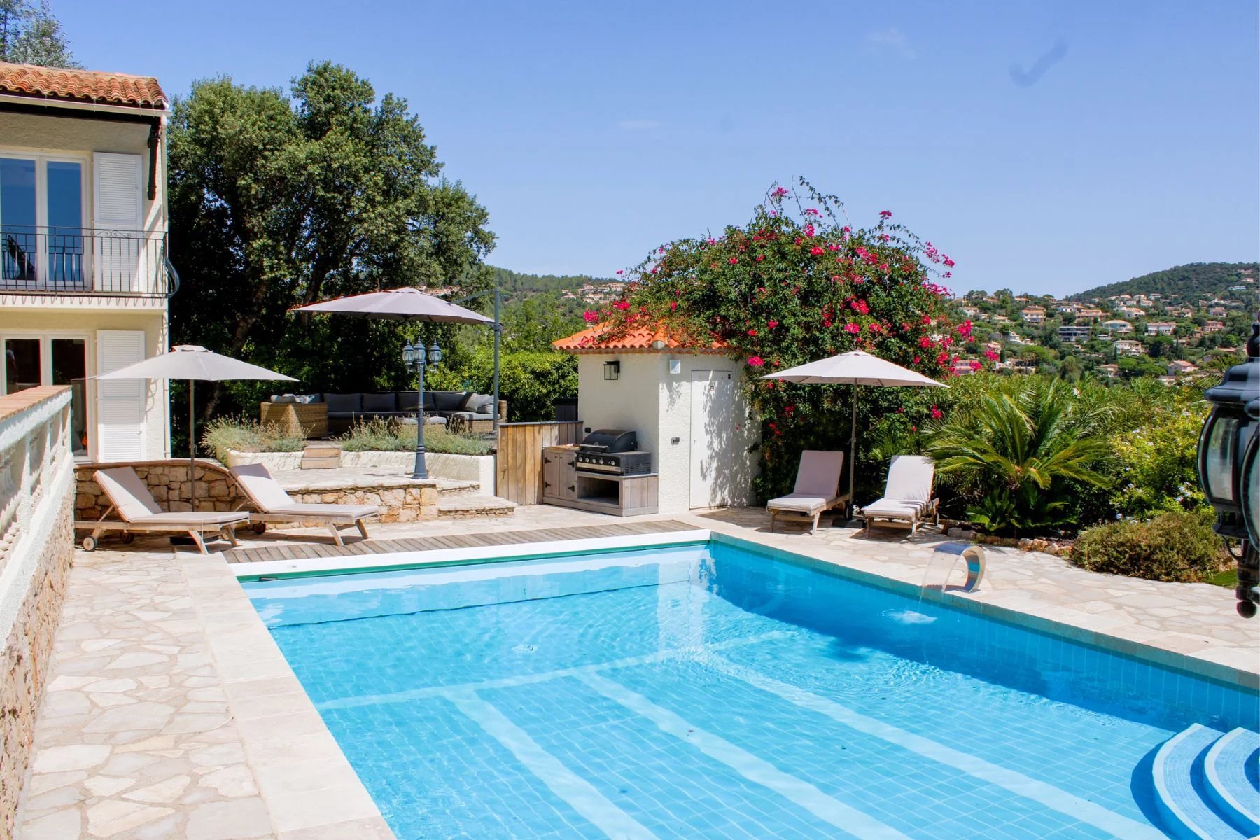 B&D France 2433 Provence (14).jpg