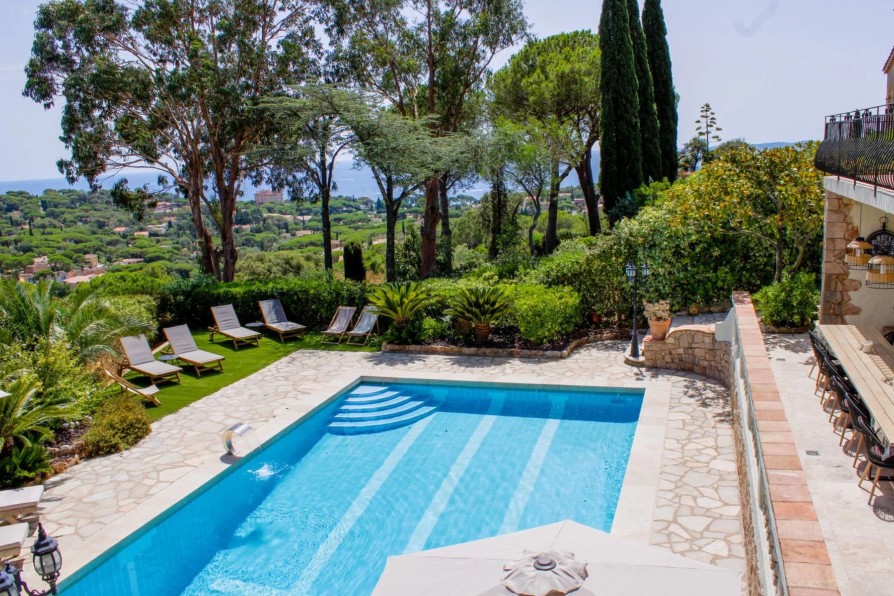 B&D France 2433 Provence (23).jpg