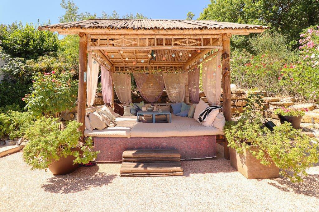 B&D France 3211 Provence (24).jpg