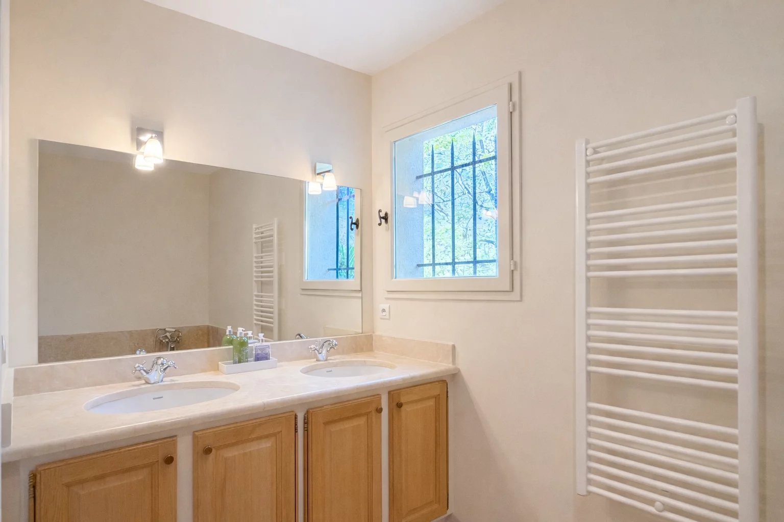 B&D France 3400 Provence (16).jpg