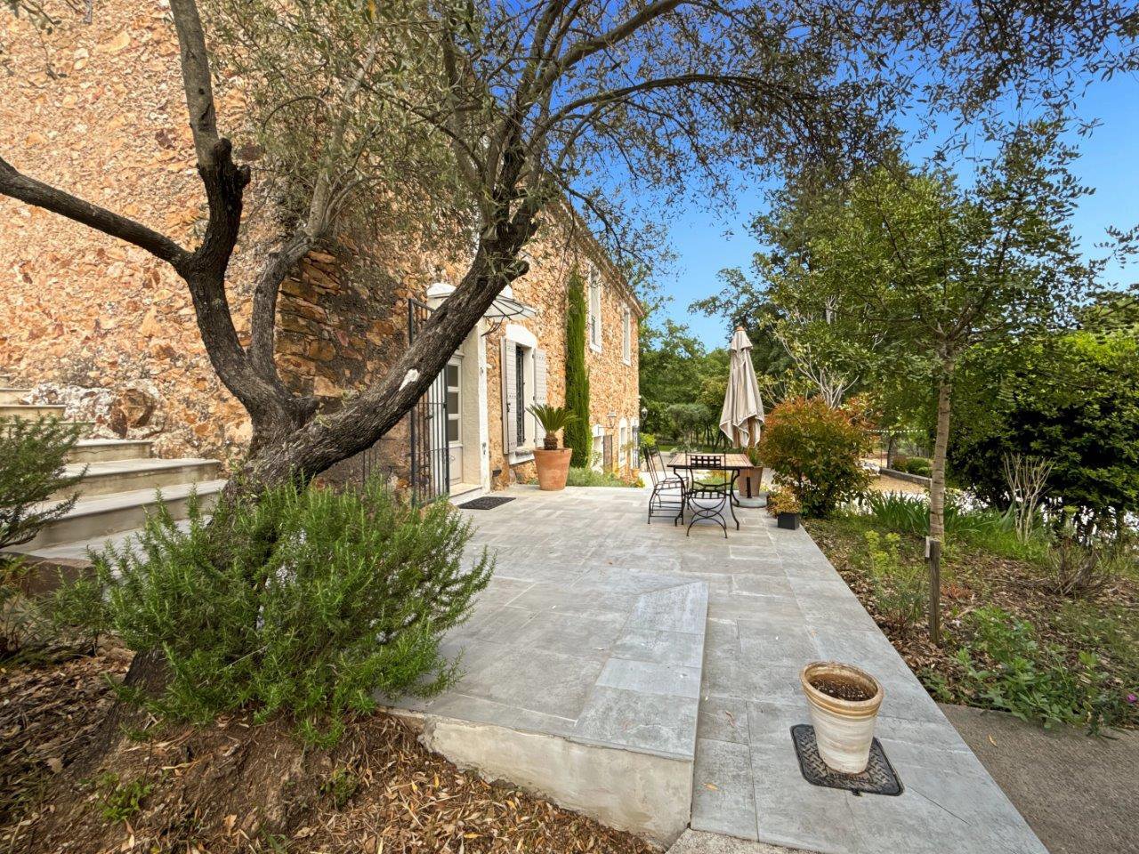 B&D France 3407 Provence (25).jpg