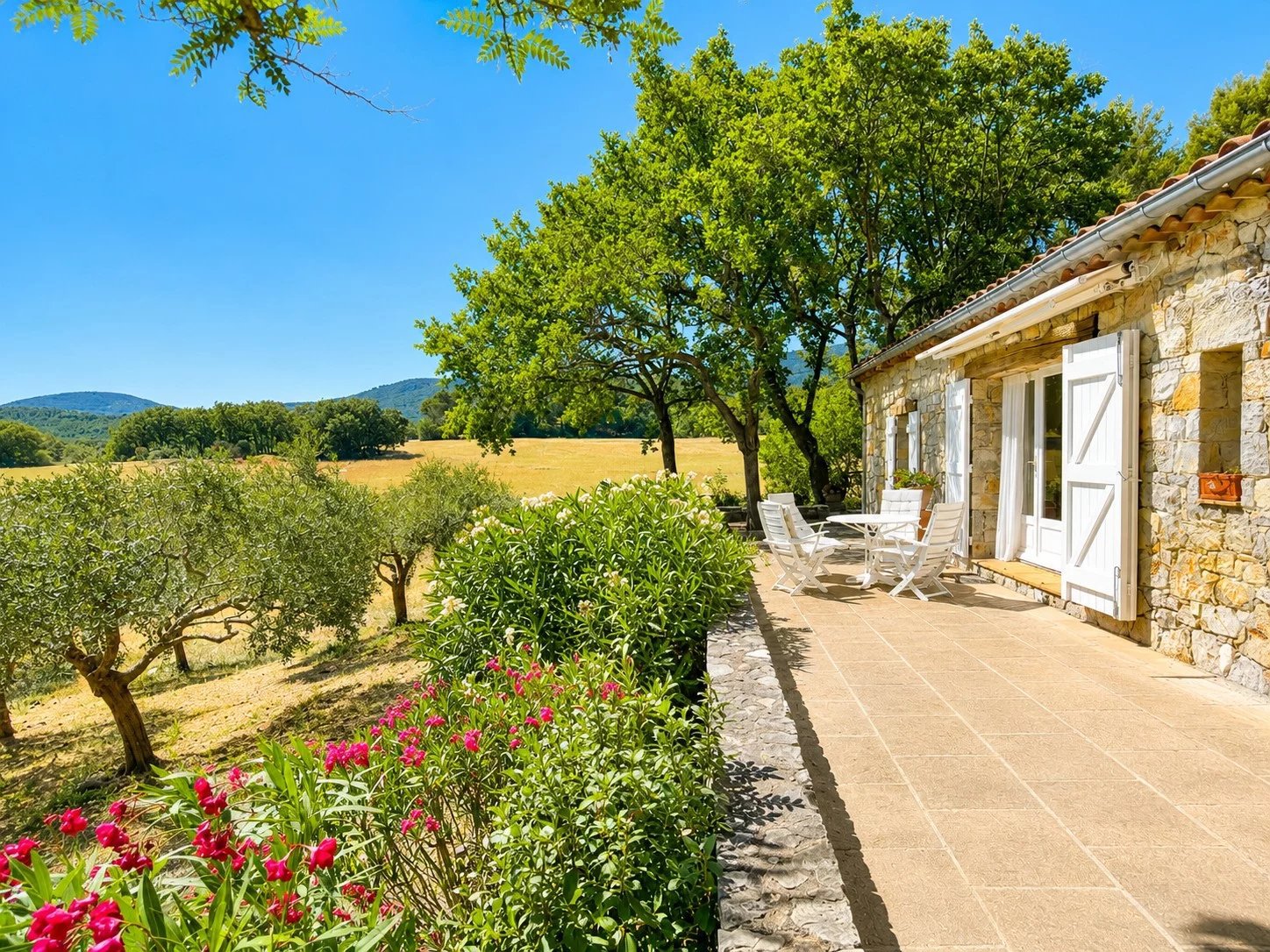 B&D France 3415 Provence (20).jpg