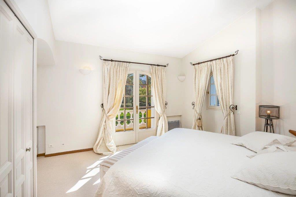 B&D France 4044 Cannes (3).jpg