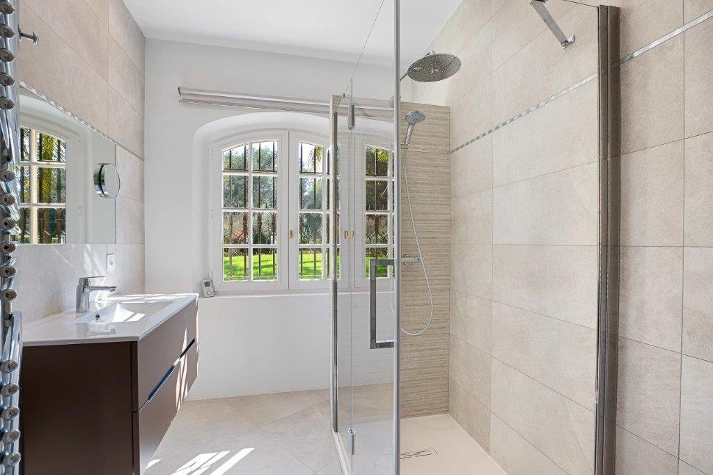 B&D France 4044 Cannes (8).jpg