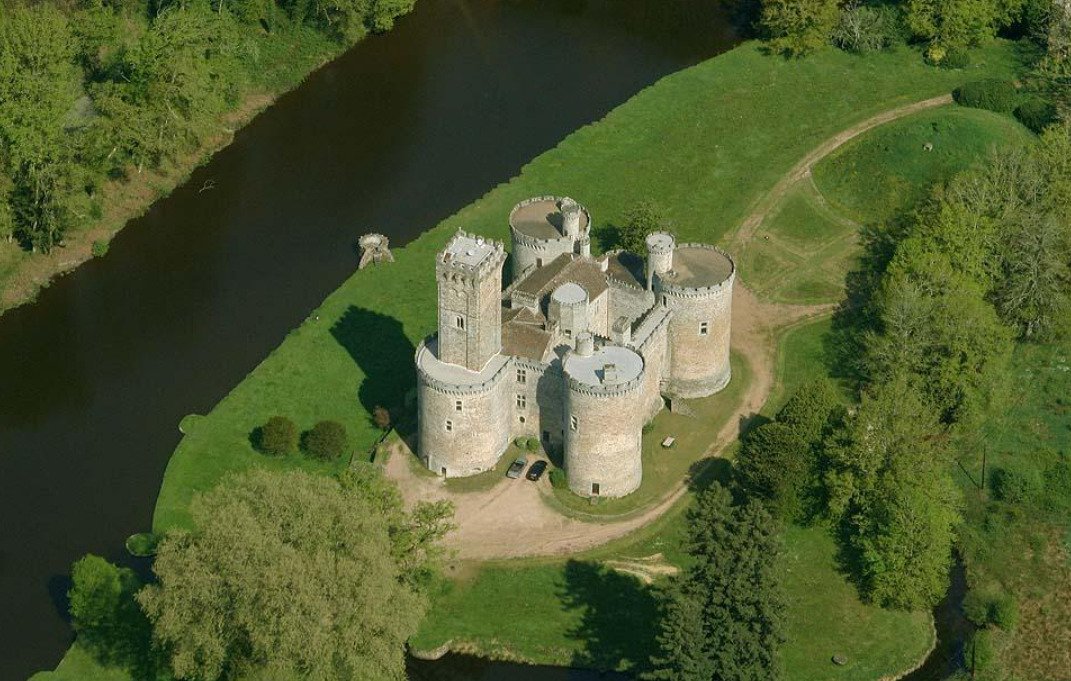 Landgoed te koop in Frankrijk - Aquitaine - Dordogne - Omg. Prigueux - Limoges -  15.900.000
